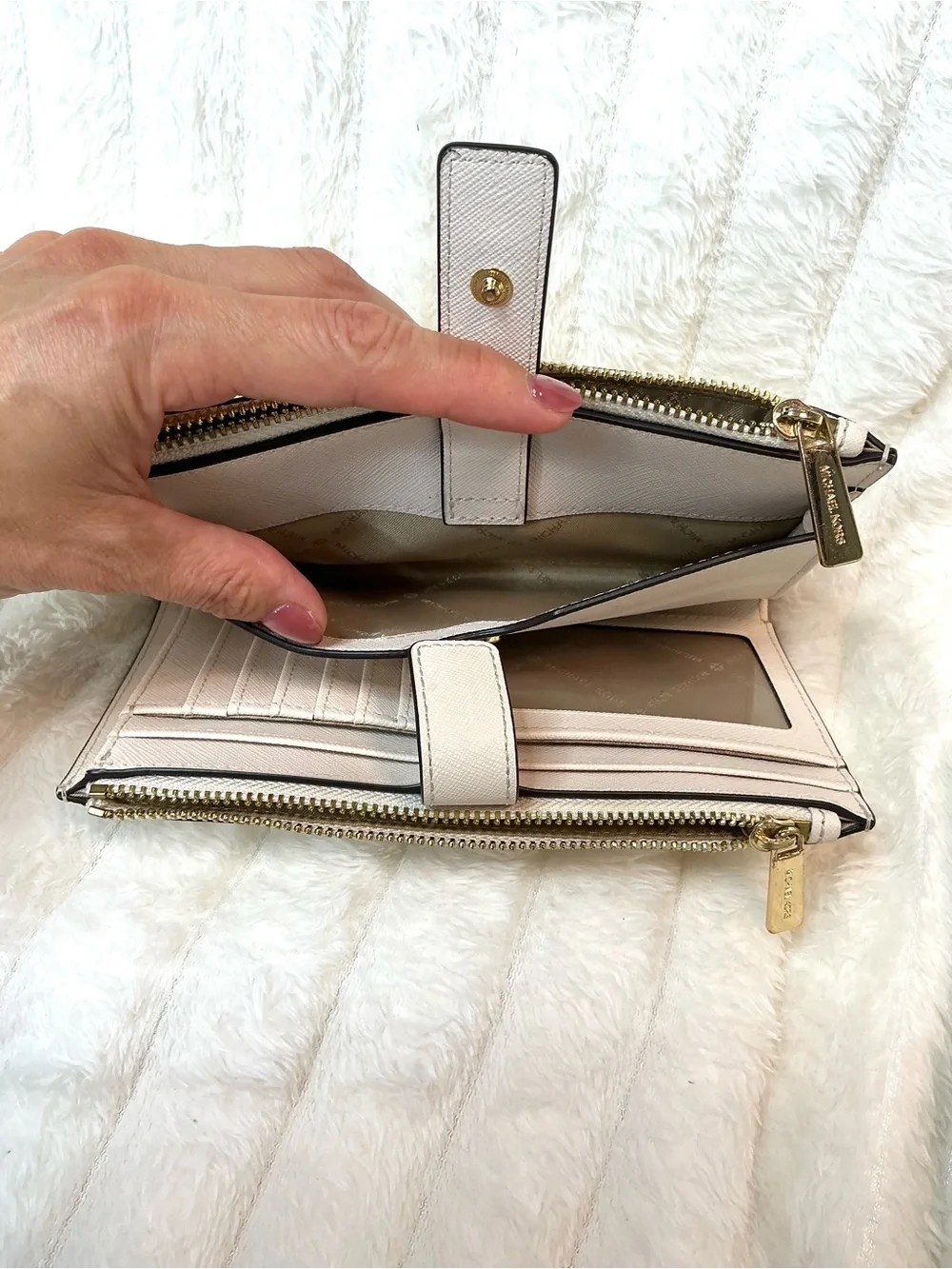 Michael Kors | Jet Set White Saffiano Leather Wristlet Wallet Clutch EUC